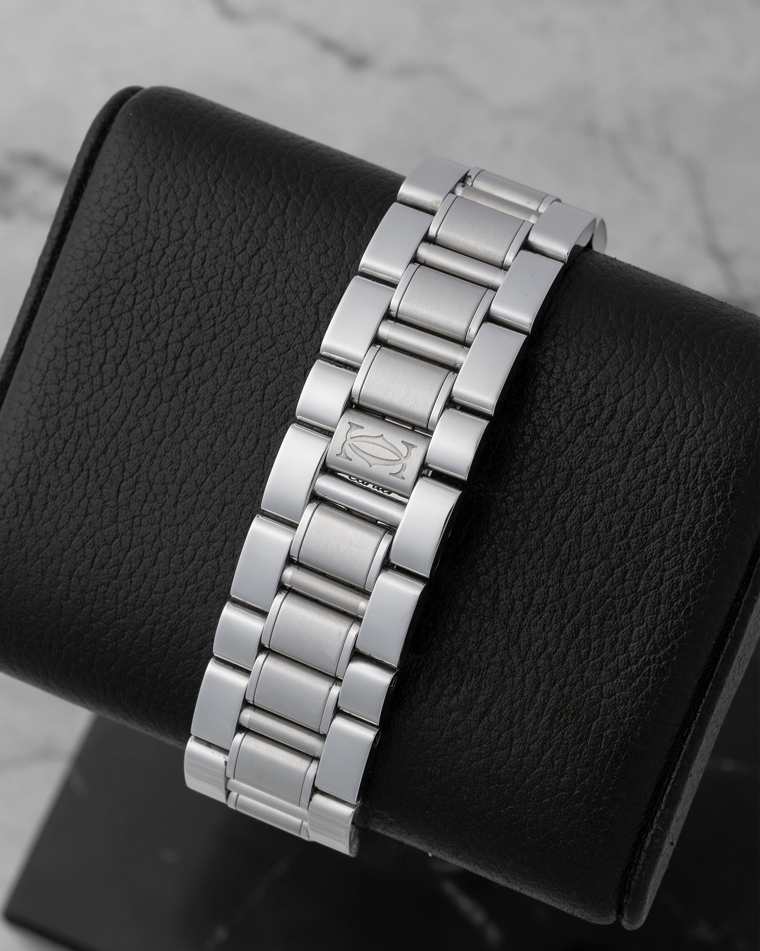 Rear view of the signature integrated Chronoscaph link bracelet displaying the alternating pattern of brushed stainless steel and durable black rubber elements