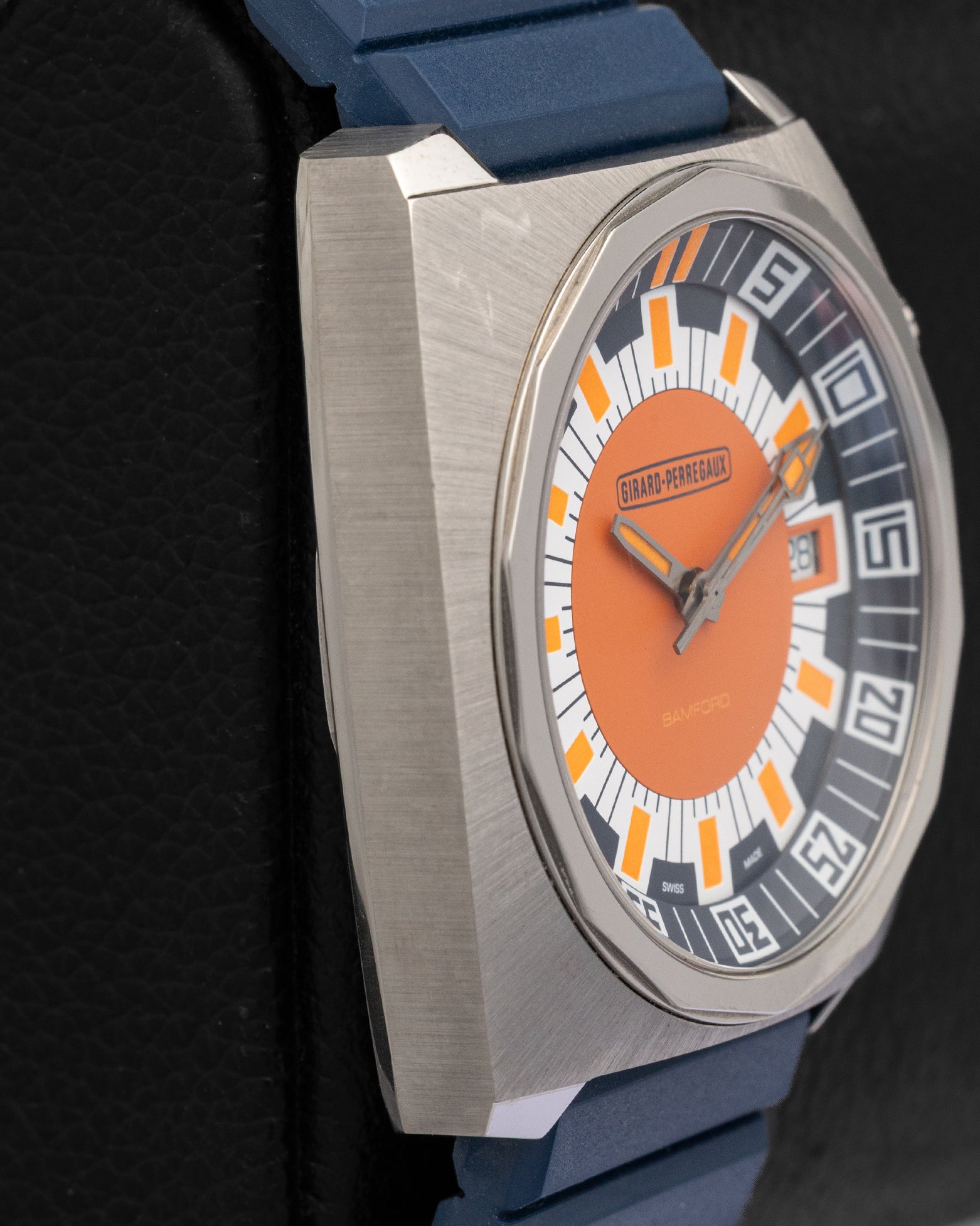 Finely brushed titanium case side profile view of pre-owned Girard-Perregaux x Bamford Deep Diver 39500-21-3266-6CX