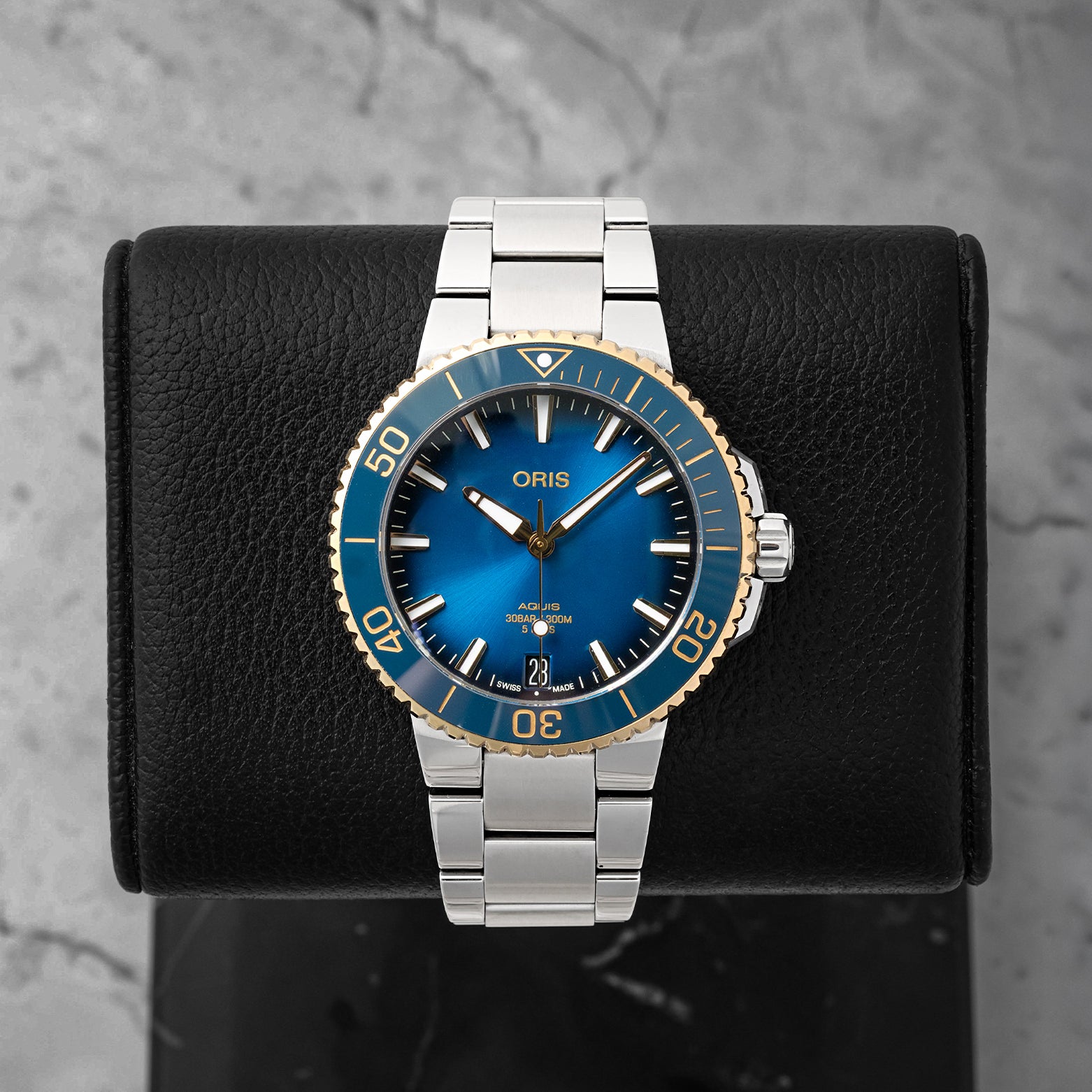 Oris Aquis Date Calibre 400 01 400 7769 6355-07 8 22 09PEB | Noah's Fine Watches & Jewelry
