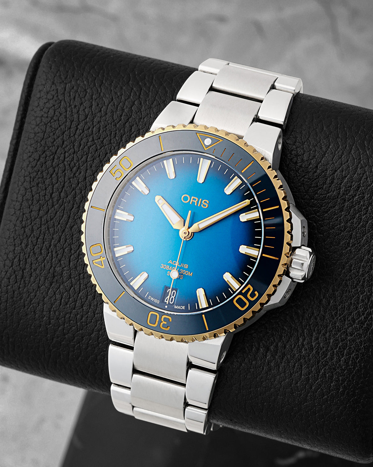 Oris Aquis Date Calibre 400 01 400 7769 6355-07 8 22 09PEB | Noah's Fine Watches & Jewelry