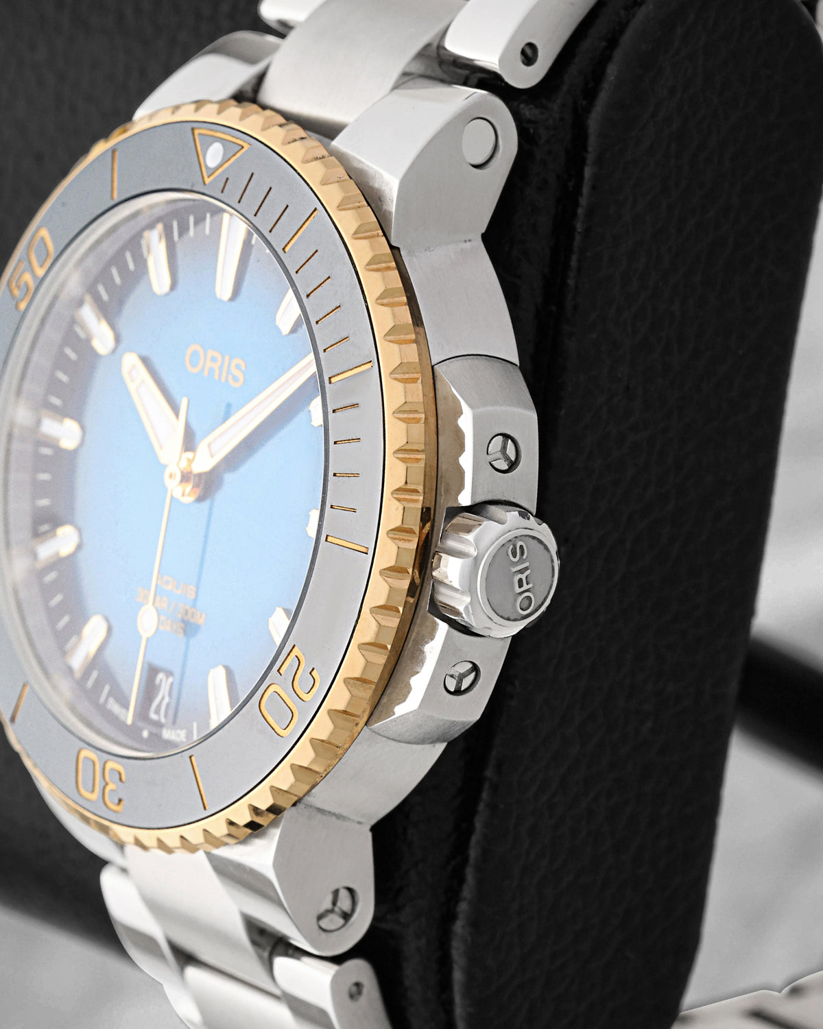 Oris Aquis Date Calibre 400 01 400 7769 6355-07 8 22 09PEB | Noah's Fine Watches & Jewelry