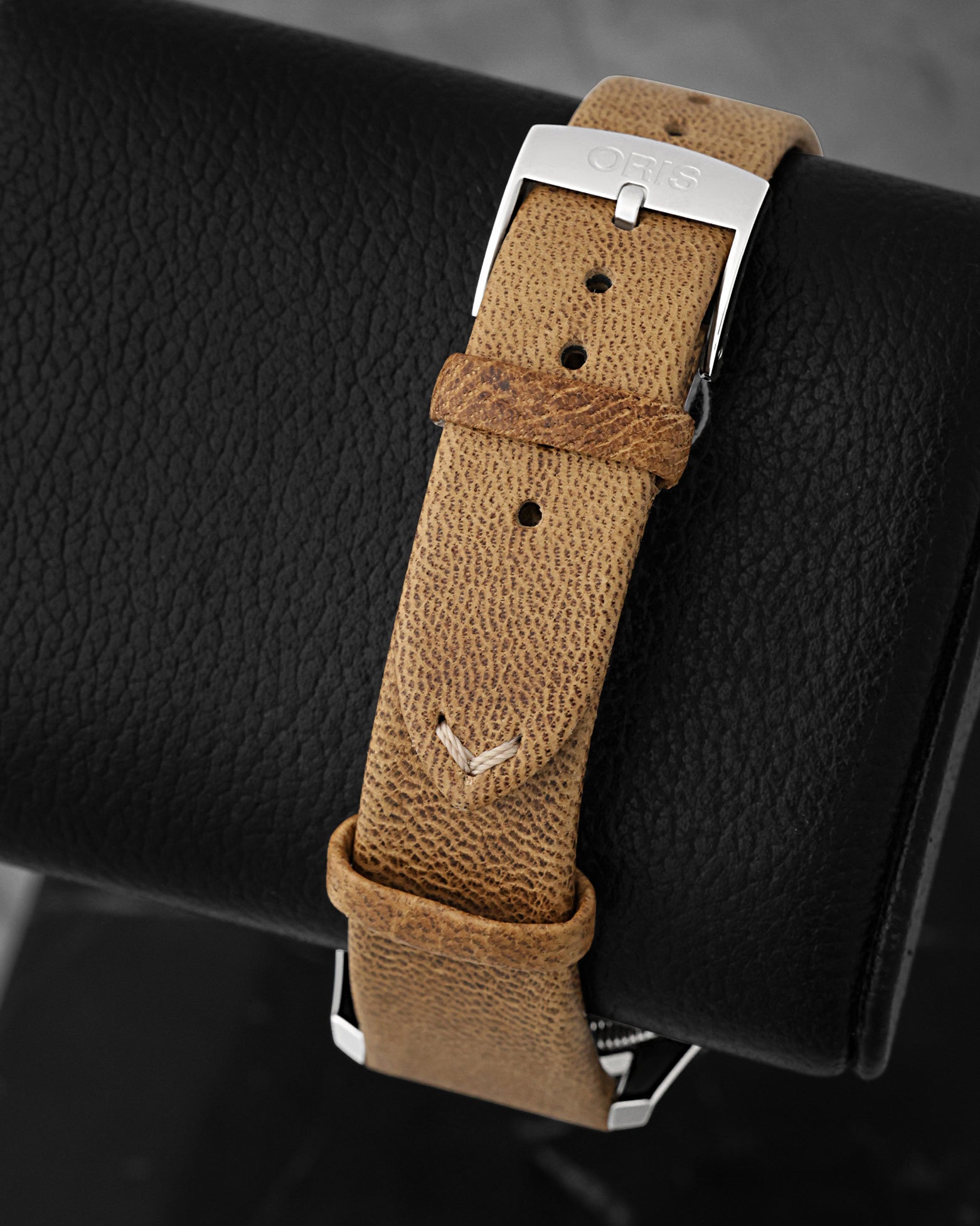Light brown leather strap and stainless steel pin buckle on Oris Big Crown Pointer Date 01 754 7785 4065