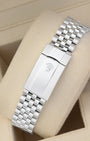 Close-up of the stainless steel five-piece link Jubilee bracelet and folding Oysterclasp with an Easylink comfort extension system