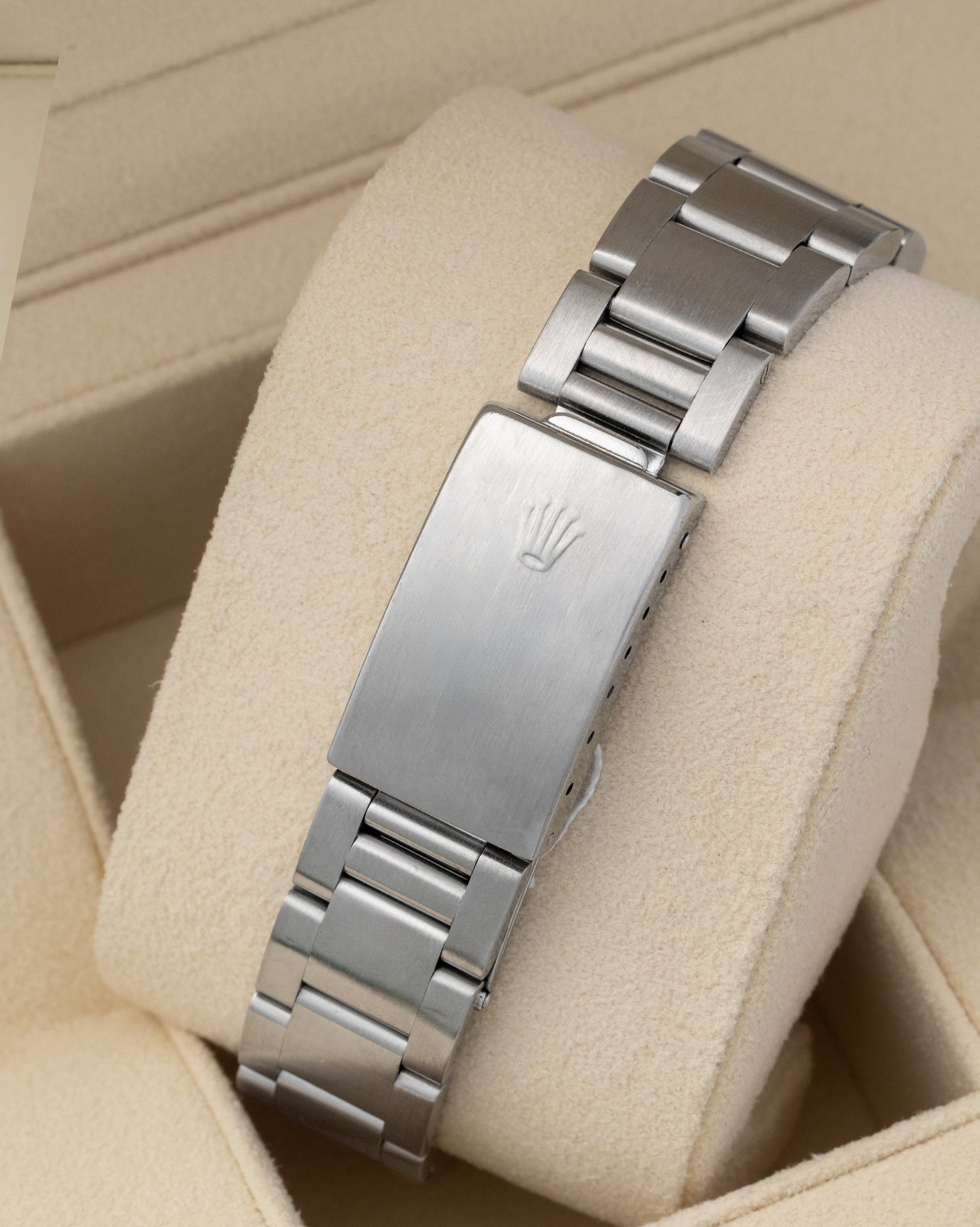 Back view showing the stainless steel Oyster bracelet with vintage folding clasp on a 1993 Rolex GMT-Master 16700