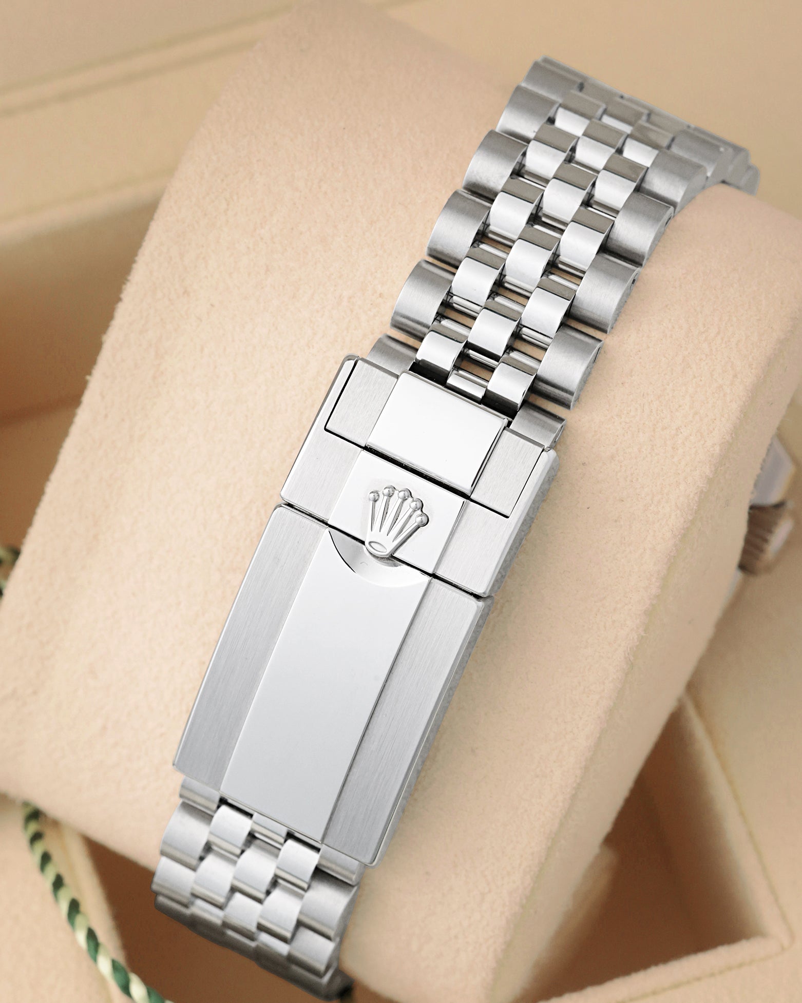 Stainless steel Jubilee bracelet with Oysterlock safety clasp and Easylink extension on Rolex GMT-Master II 126710GRNR