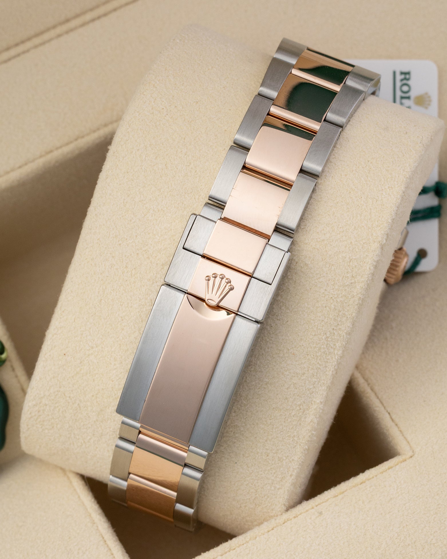 Two-tone Everose Rolesor Oyster bracelet with folding Oysterlock safety clasp for Rolex GMT-Master II 126711CHNR