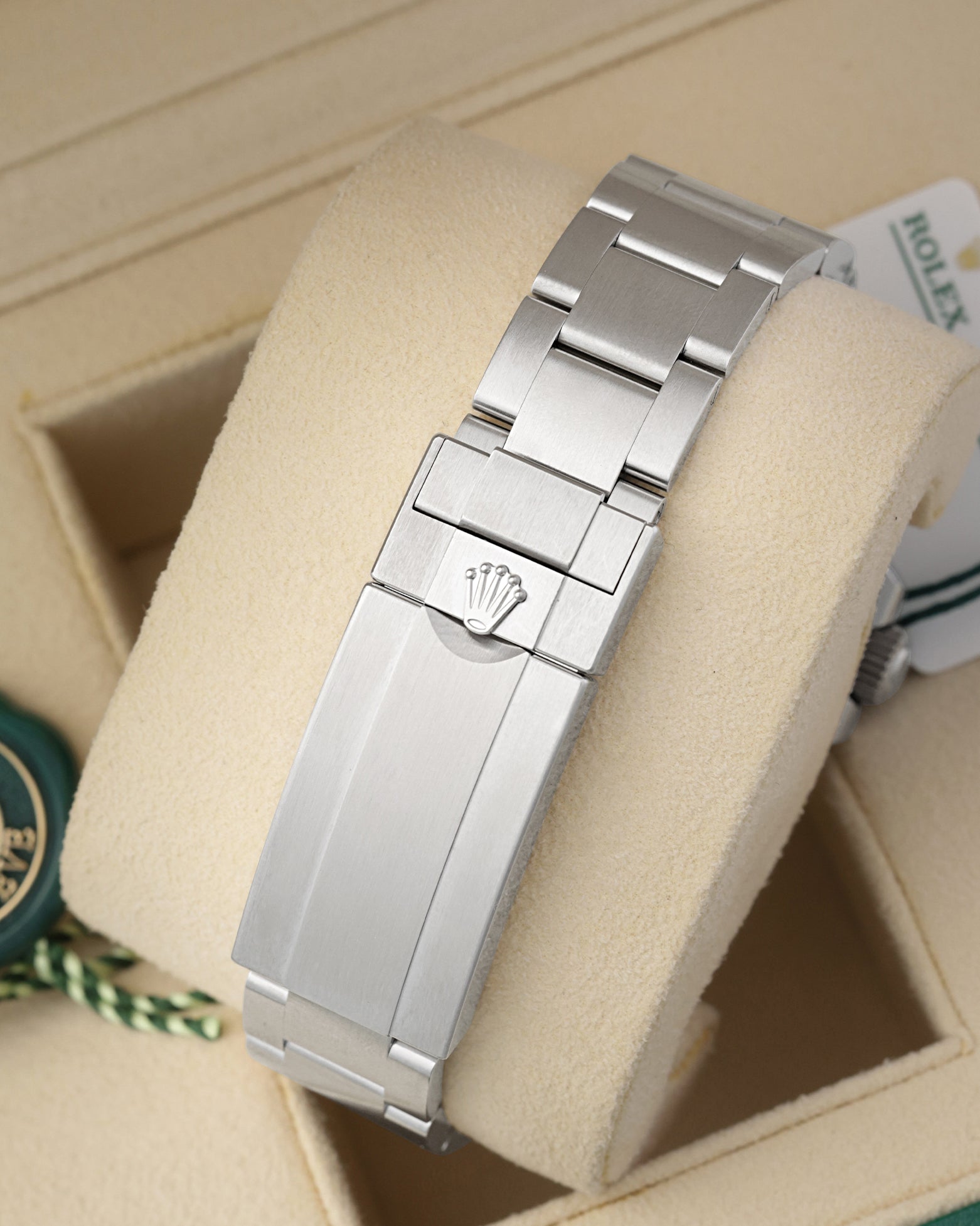 Rear shot of the brushed three-link Oystersteel bracelet and the Oysterlock safety clasp featuring the Glidelock micro-adjustment system