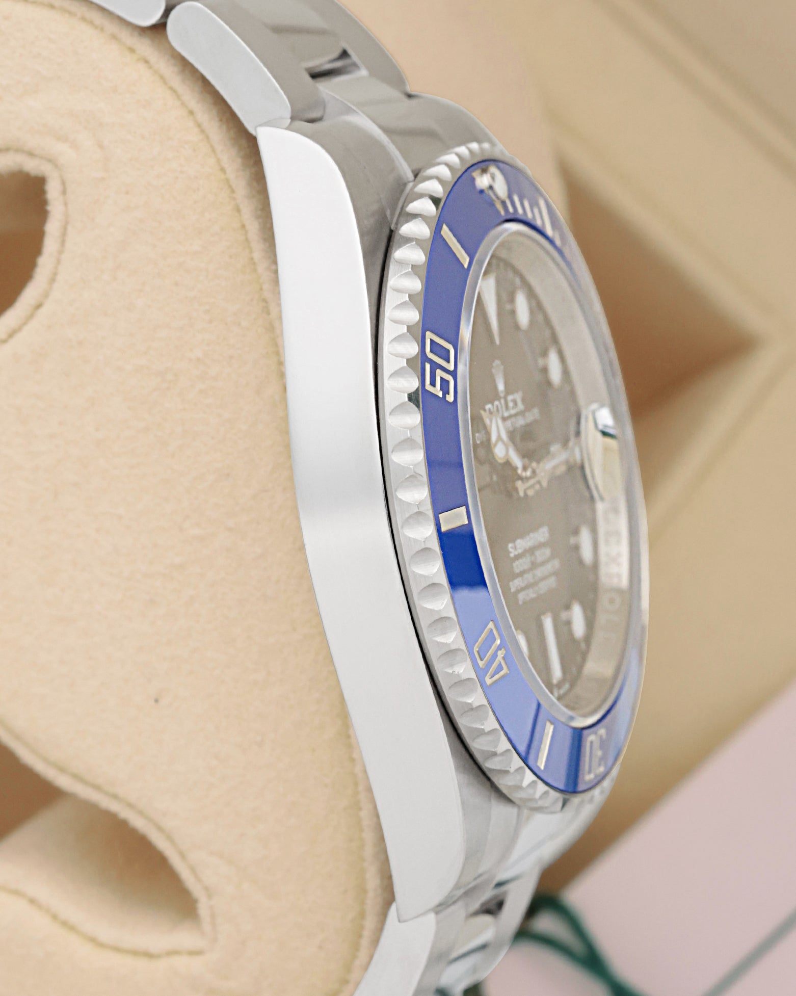 Side profile view of the 41mm 18k white gold case for Rolex Submariner Date Cookie Monster 126619LB