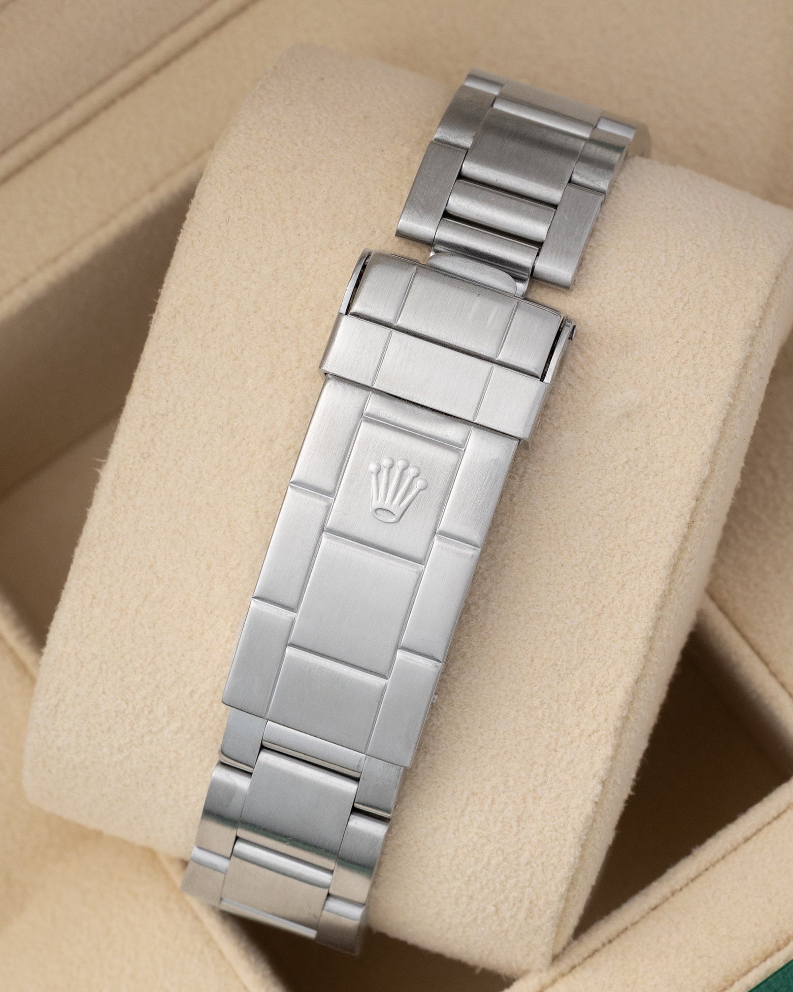 Back view showing the stainless steel Oysterlock clasp with Fliplock extension on a vintage 1999 Rolex Submariner Date 16610 bracelet