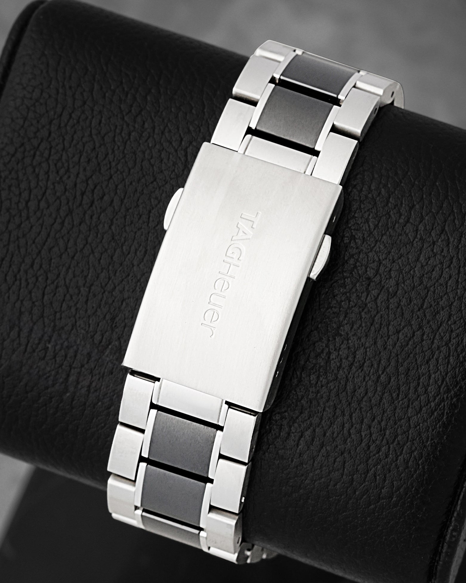 Rear view of the stainless steel folding clasp with push-buttons on TAG Heuer Formula 1 CAZ2012.BA0970