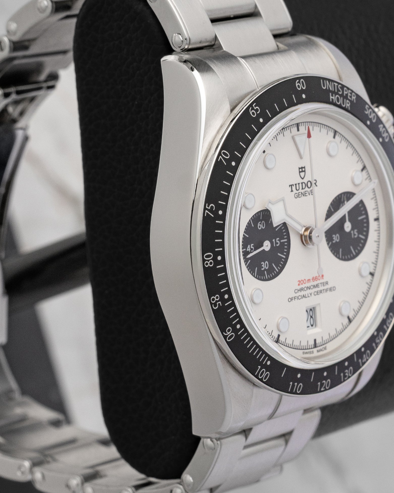 left non-crown profile view of the Tudor Black Bay Chrono watch highlighting the high-polish case flanks and satin-brushed lug tops