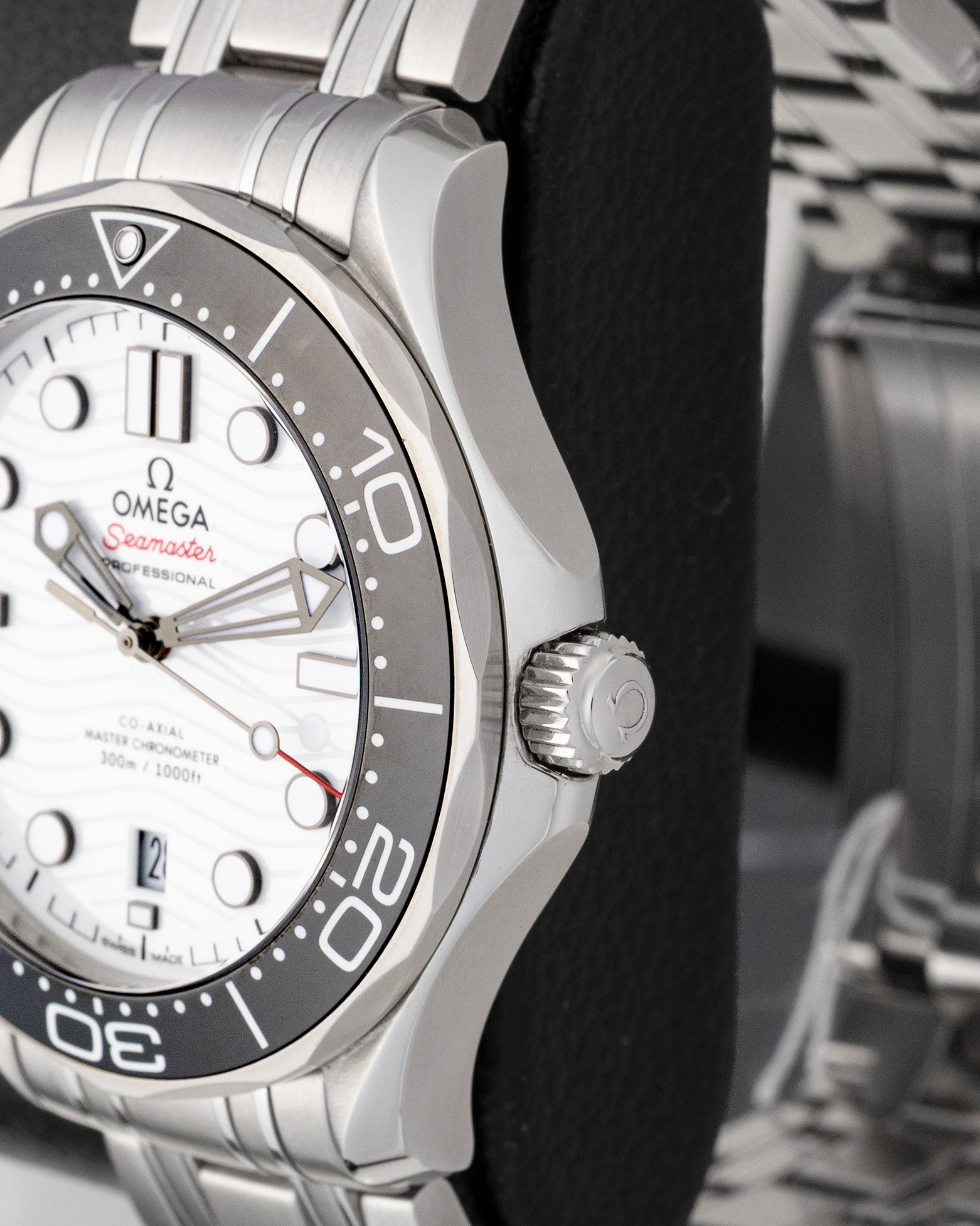 steel 42mm Omega Seamaster Diver 21030422004001 | Noah's Fine Watches