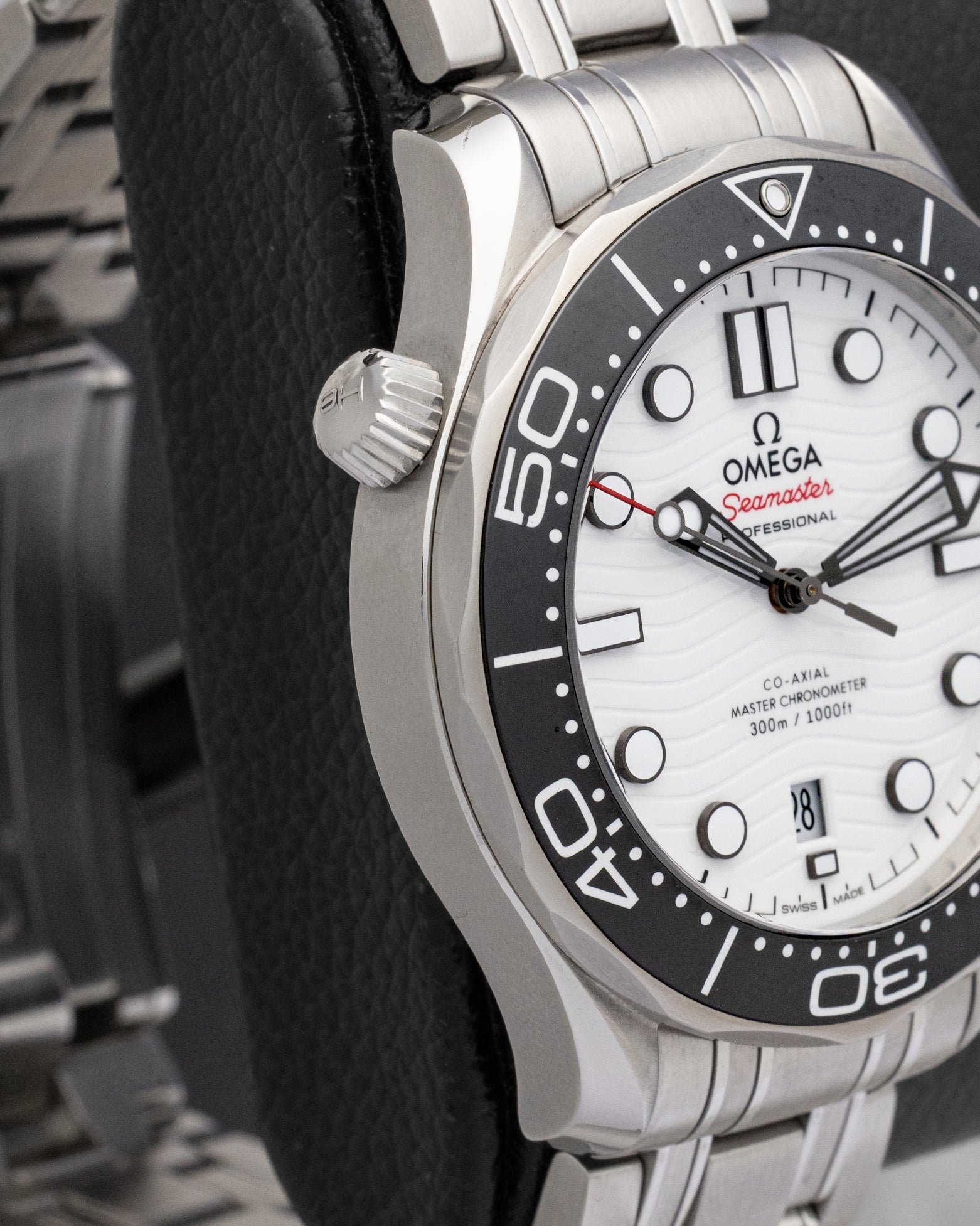 steel 42mm Omega Seamaster Diver 21030422004001 | Noah's Fine Watches